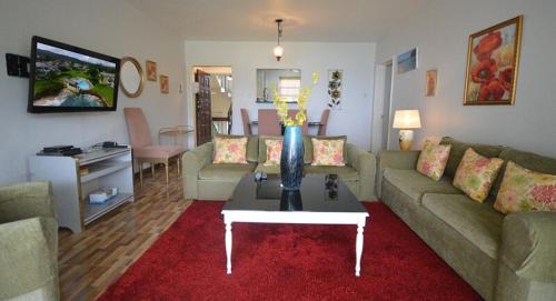 Tower Isle Apartment | Sea 7