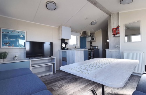 Mablethorpe Ski Chalet | Sea activities Golden Sands beach relax
