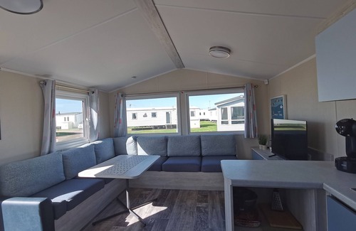 Mablethorpe Ski Chalet | Sea activities Golden Sands beach relax