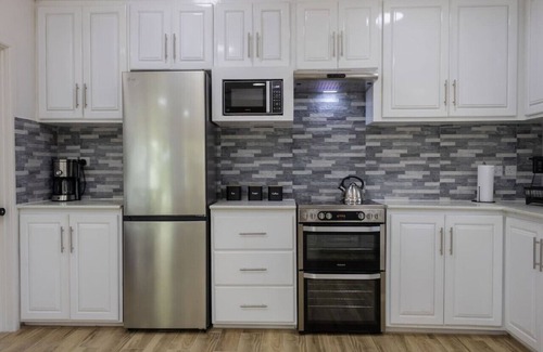 Castle Comfort Apartment | Sea and Summit Suite #1