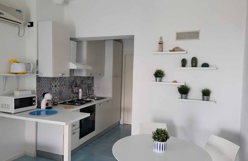 Partinico Apartment | Sea apartment in villa with swimming pool.