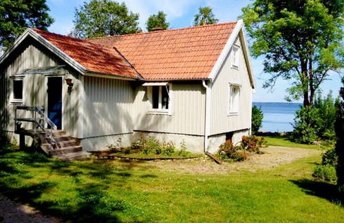 Mollebjorke Cottage | Sea as neighbour in Blekinge with boat