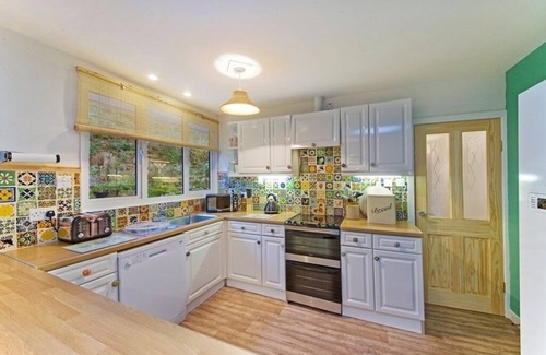 Salen House | Sea Breeze, 4 Bedroom Detached loch side property