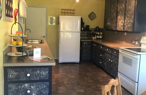 Harbor House | Sea Breeze Artist Bungalow (Bigfoot doesn’t live here)