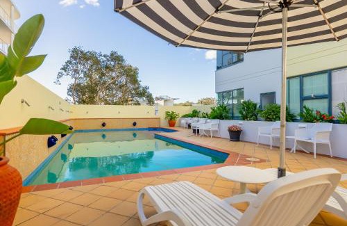 Mudjimba Apartment | Sea Breeze At Mudjimba Beachside, Tennis Pool
