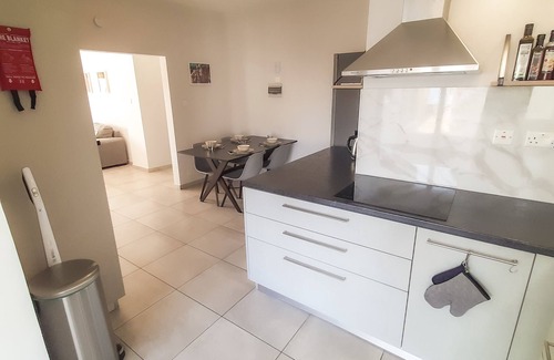 Historical Center Apartment | Sea Breeze Central, 2bed, sleeps 4, Wi-Fi, Sat TV