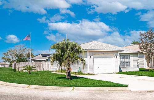Navarre House | Sea Breeze Retreat
