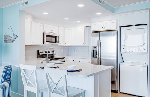 Bethany Beach Condo | Sea Colony Ocean 8th-floor condo with tennis & basketball courts