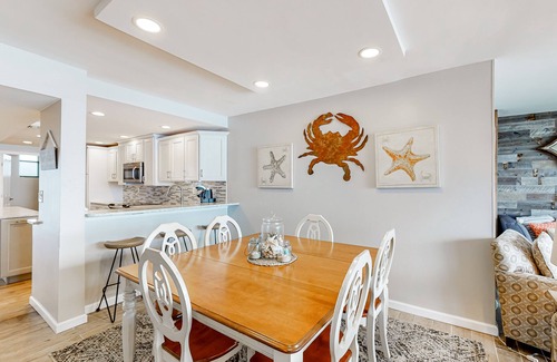 Bethany Beach Condo | Sea Colony Ocean 14th floor condo with elevator, WiFi, and basketball court