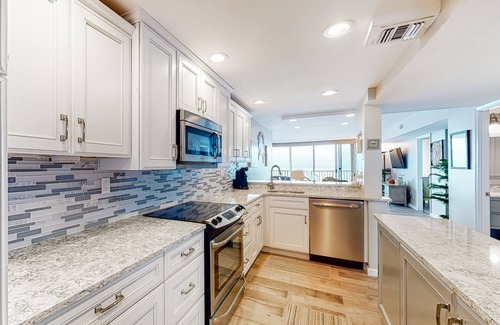 Bethany Beach Condo | Sea Colony Ocean 14th floor condo with elevator, WiFi, and basketball court