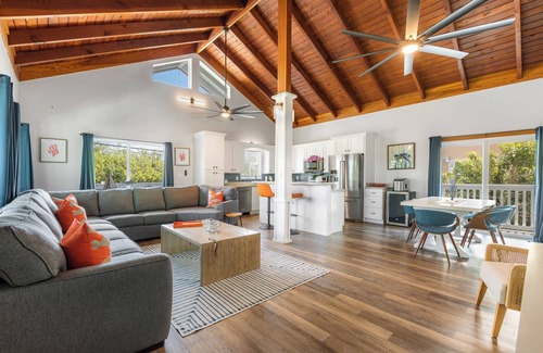 Cutthroat Harbor Estates House | SEA COVE ~ Canal Front 2 BR/2 Ba Home in Cudjoe Key w/Pool!
