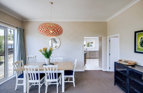 Haumoana House | Sea Deck Haven - Hastings Holiday Home