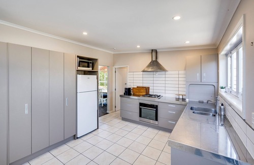 Haumoana House | Sea Deck Haven - Hastings Holiday Home