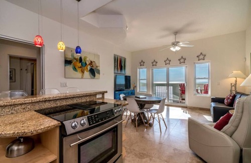 Galveston Condo | Sea Deuce by the Ocean | Ocean View | Seawall Blvd