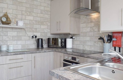 Saundersfoot House | Sea Dreams - Saundersfoot Nr Tenby Self Catering, Dog Friendly, Enclosed Garden
