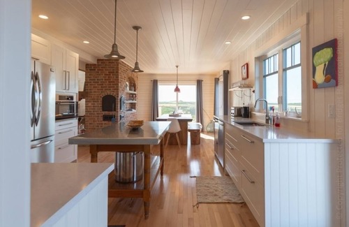 Morell Cottage | Sea Dunes Beach House Stunning Beach Front Luxury. June&Sept 2025 availability