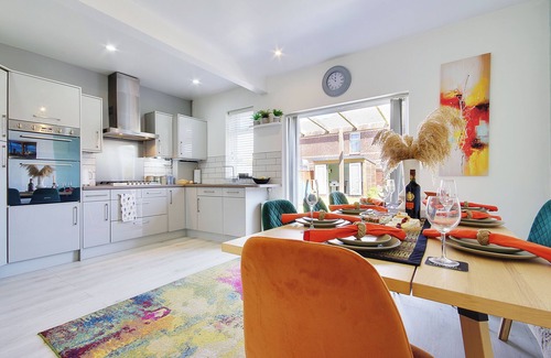 Bournemouth House | Sea-esta | 4BR Family Home w/Garden, Game Room & EV Charger - Coastal Escape