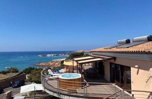 Trinita d'Agultu e Vignola Apartment | Sea front penthouse the sea roses