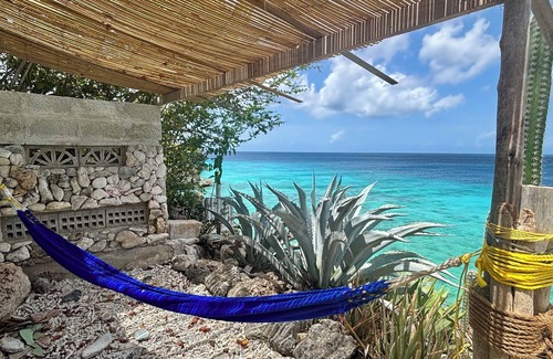 Bisento Cottage | SEA FRONT-Private, natural, couples-only.unique paradise focused on peace