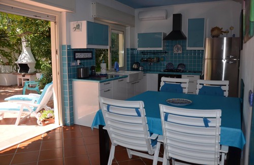 Mondragone Apartment | SEA FRONT VILLA - VILLA FERRERO DOMUS MARIIS 50 METERS FROM THE BEACH