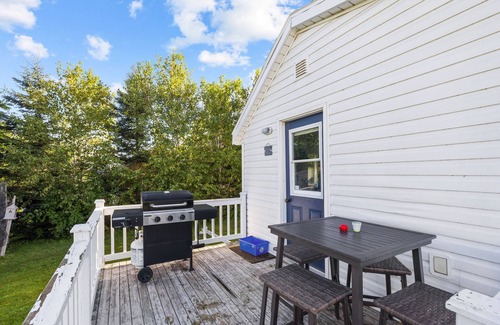 York Cottage | Sea Glass, 2 BRs, Living, Kitchen & a Patio