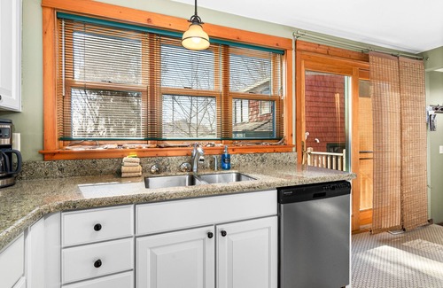 St. Louis County Cottage | Sea Glass Cottage Near Beach Access | Pet Friendly