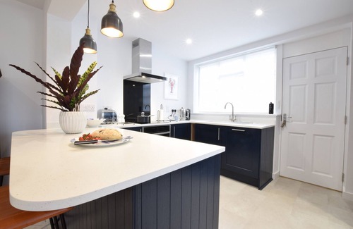 Walberswick Cottage | SEA GREEN COTTAGE, WALBERSWICK, pet friendly in Walberswick