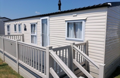 Dymchurch Apartment | Sea Haven - 4 bedroom static near the beach