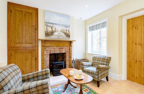 Thornham House | Sea Holly Cottage-Uk11931
