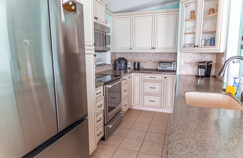 Cutthroat Harbor Estates House | Sea La Vie #197 - Oceanfront, Big Boats Welcome Here!