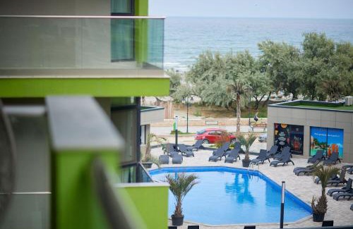 Mamaia-Sat Apartment | Sea la Vie 2BR Apt Spa n Pool Beach resort