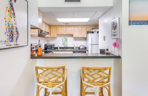 Villa Sabine Condo | ‘Sea La Vie’ Condo: Pensacola Beach Access!