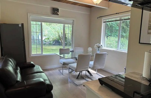 Regional District of Nanaimo Apartment | Sea La Vie Garden Housenn