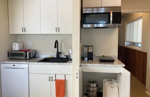 Regional District of Nanaimo Apartment | Sea La Vie Garden Housenn