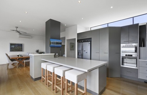 Lakes Entrance House | Sea Lakes Vista - Your Luxurious Lakes Entrance Retreat