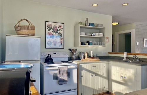 West Dublin Cottage | Sea Laughter, 2 Bedroom Cottage, Ocean Views