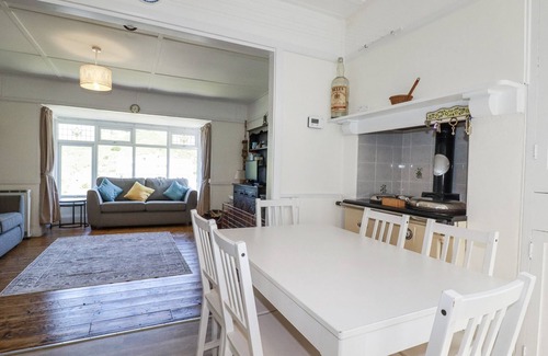 Trebarwith Strand House | SEA LEDGE, pet friendly, country holiday cottage in Tintagel