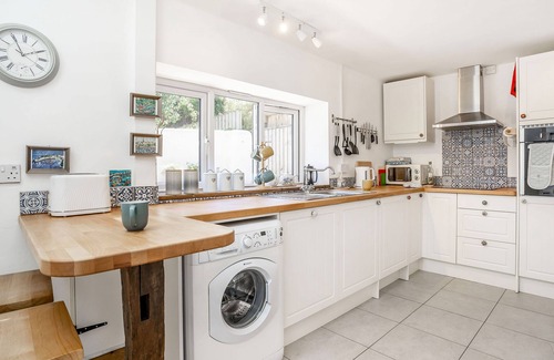 Llangwm Cottage | SEA PICKLE COTTAGE, pet friendly in Llangwm, Pembrokeshire