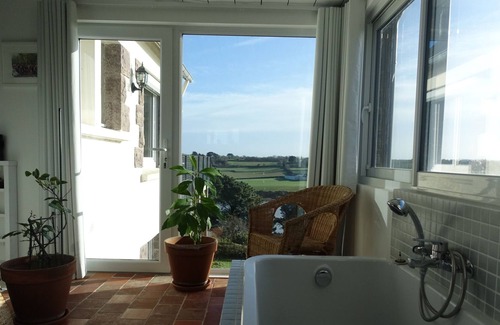 Plouguiel House | Sea/River View House at the port of La Roche Jaune