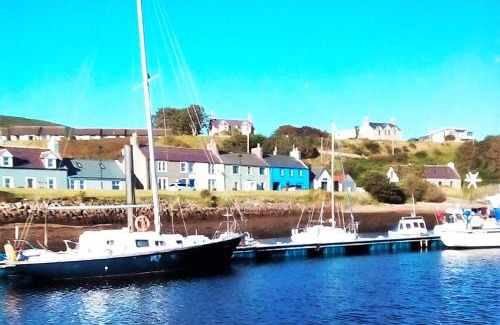 Helmsdale Bed & Breakfast | Sea Song, Selkie House