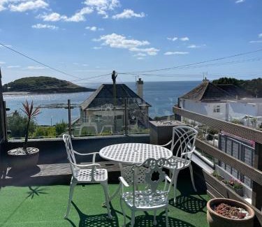 West Looe Apartment | Sea Spirit - Sweeping Sea Views first floor spacious modern apartment in Looe- with FREE parking!