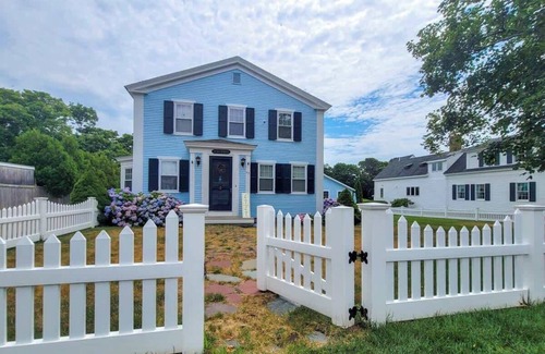 Harwich Port House | Sea St Stunner in Harwichport - Classic Cape house