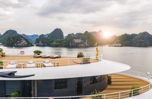 Bai Chay Boat Rental | Sea Stars Cruise Ha Long