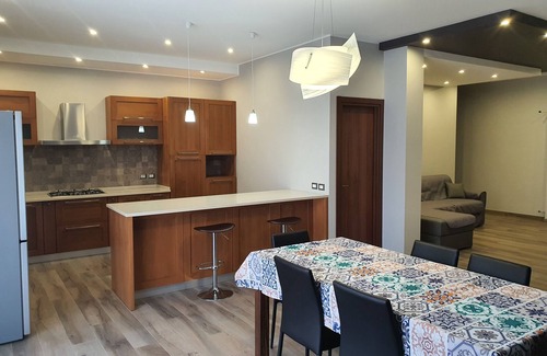 Brolo Apartment | Sea vacation apartment in the center of Brolo