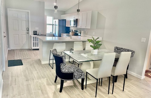 Stuart House | SEA VIBE MARINA