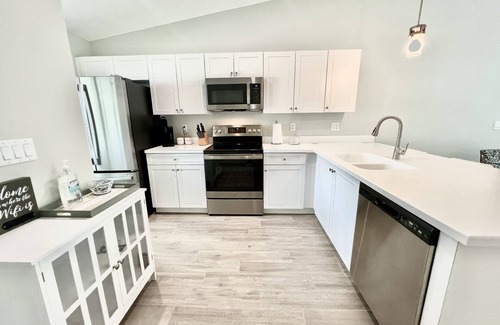 Stuart House | SEA VIBE MARINA