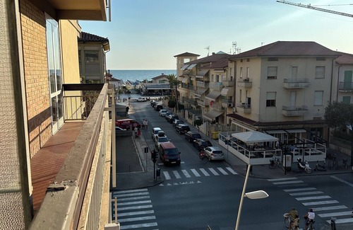 Lido di Camaiore Apartment | Sea view apartment