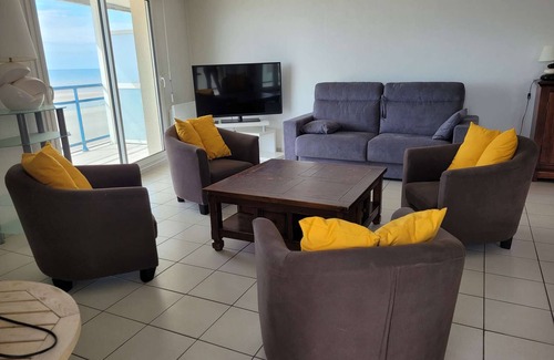 Merlimont-Plage Apartment | Sea-View Apartment with 2 Balconies & Terrace