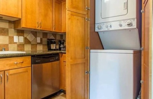 North End Condo | Sea View Best Area No Stairs Jacuzzi Bath WD Balco