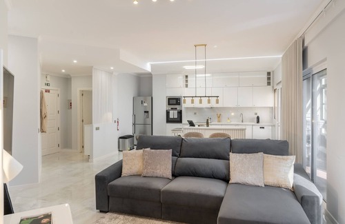 Sao Martinho Apartment | Sea view, by the beach - Doca do Cavacas I